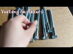 As construções galvanizadas Din571 encantam o parafuso que de madeira principal o zinco branco chapeou