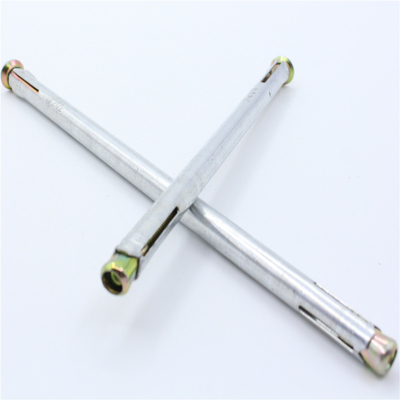 Fábrica produz parafusos de âncora de metal com aço carbono revestido com zinco branco