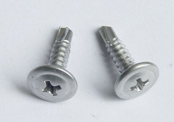 Cabeça redonda cruzada de aço inoxidável Huasi com almofada grande cabeça plana broca cauda M4.2