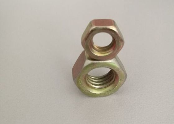 4,8 o material do aço carbono da categoria encanta as porcas M6 da cabeça com cor amarela do zinco para o fechamento